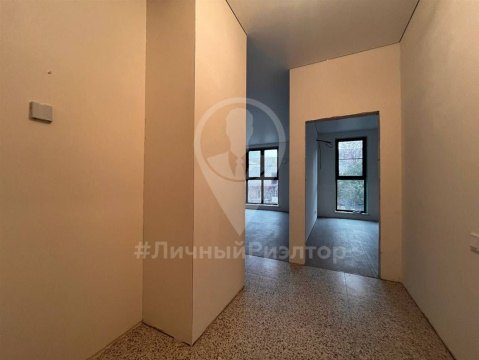 1-к квартира, 1/4 эт., 63м²