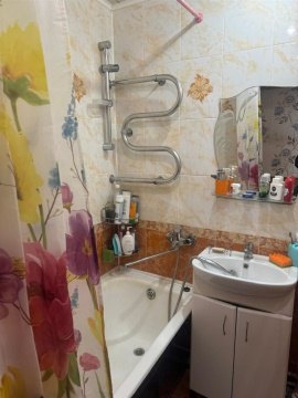 2-к квартира, 5/5 эт., 45м²