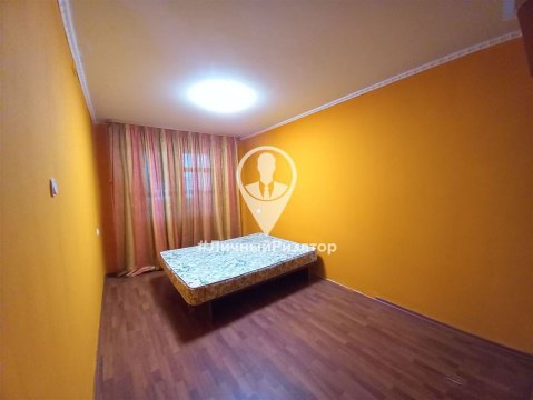 2-к квартира, 8/9 эт., 50м²